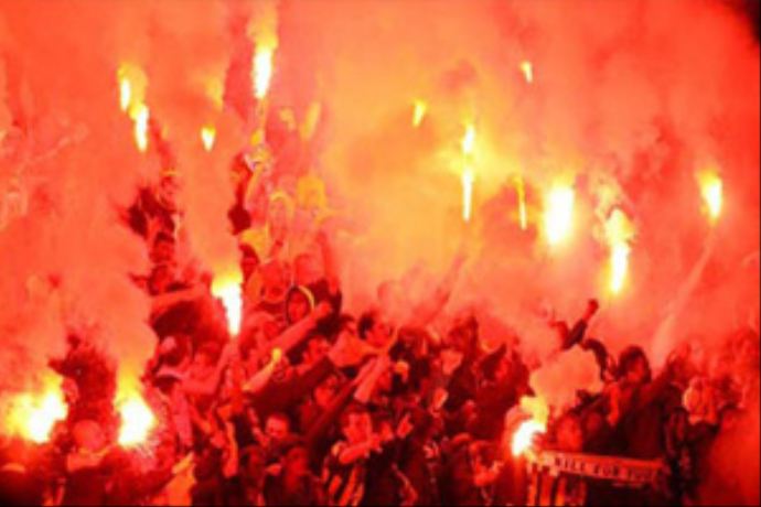 Tribünlere siyasi tezahürat yasağı Tribünlere siyasi tezahürat yasağı