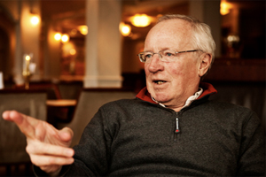 Robert Fisk isyan etti, 'Tarihte ilk kez bir darbe, darbe değil' Robert Fisk isyan etti, 'Tarihte ilk kez bir darbe, darbe değil'