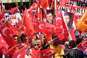 Almanya'da Demokrasiye Saygı Mitingi