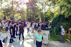 Yeniden kapatılan Gezi Parkı ne zaman açılacak Yeniden kapatılan Gezi Parkı ne zaman açılacak