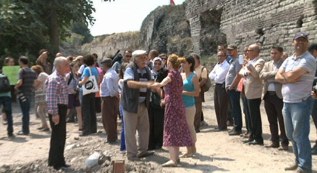 İstanbul Yedikule'de halk provokatörleri kovdu İstanbul Yedikule'de halk provokatörleri kovdu