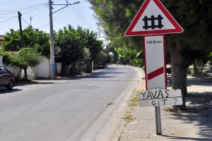 Bu da vatandaşın uyarı levhası Bu da vatandaşın uyarı levhası