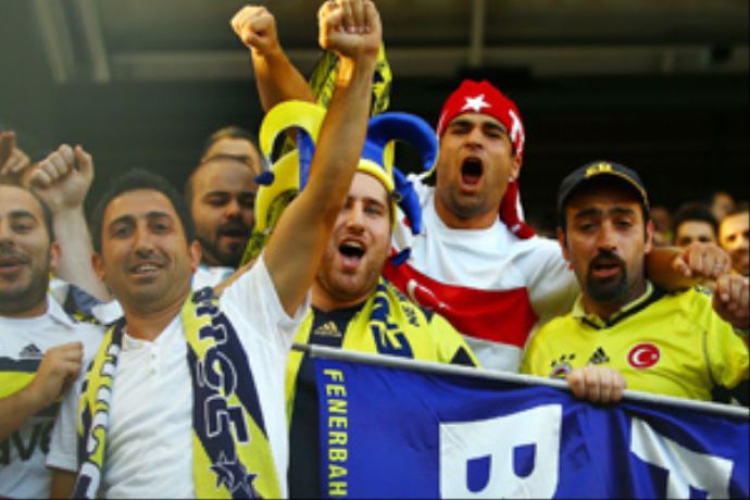 Fenerbahçe'den taraftara broşürlü uyarı