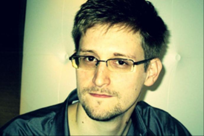 Edward Snowden, Putin'e verdiği sözü tutmadı