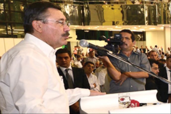 Melih Gökçek, 'Dış güçlerin yeni hedefi Alevi-Sünni kavgası'