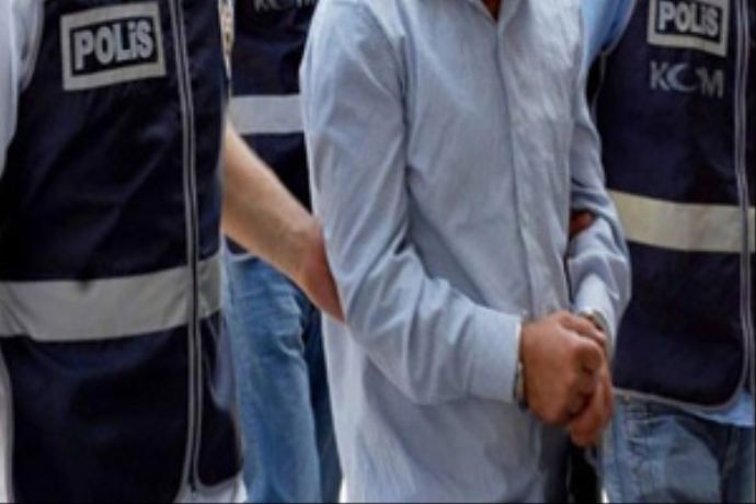 Adana'da 4 polisi bıçaklayan saldırgan teslim odlu Adana'da 4 polisi bıçaklayan saldırgan teslim odlu