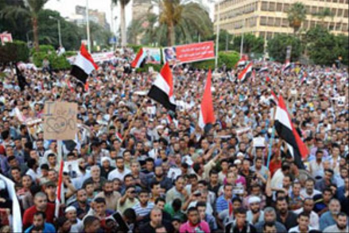 Mısır'da Mursi taraftarlarına 'meydanları boşaltın' çağrısı Mısır'da Mursi taraftarlarına 'meydanları boşaltın' çağrısı