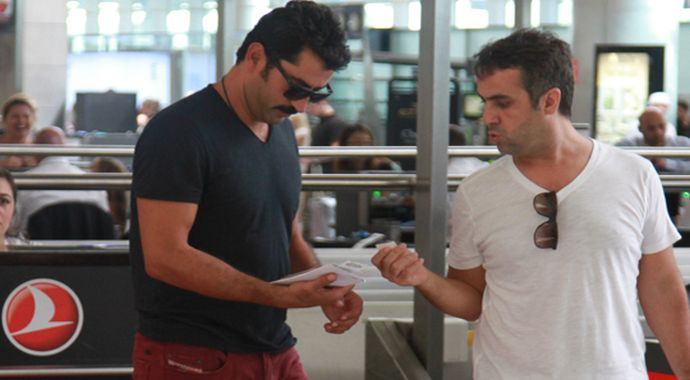 Kenan İmirzalioğlu Barcelona'ya gitti Kenan İmirzalioğlu Barcelona'ya gitti