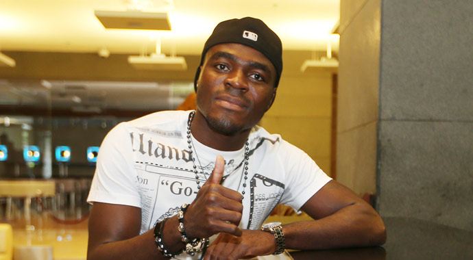 Emmanuel Emenike, 'Oynamak için sabırsızlanıyorum' Emmanuel Emenike, 'Oynamak için sabırsızlanıyorum'