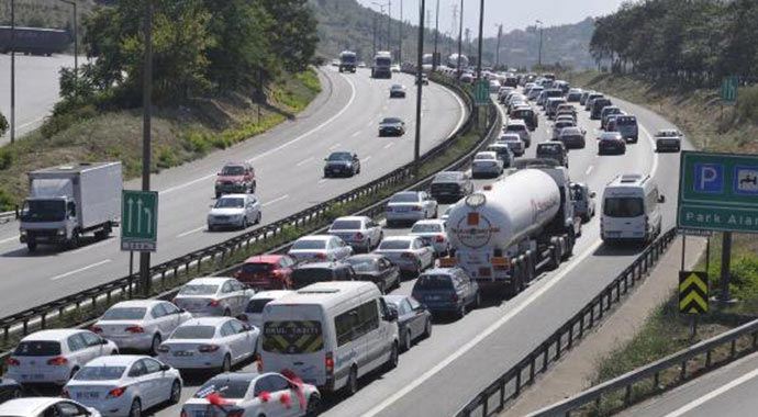 Bayram tatili dönüşü trafik çilesi başladı