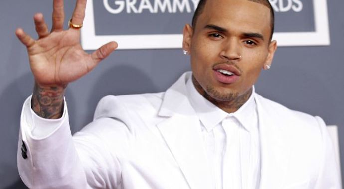 Rihanna'nın eski sevgilisi Chris Brown, kriz geçirdi Rihanna'nın eski sevgilisi Chris Brown, kriz geçirdi
