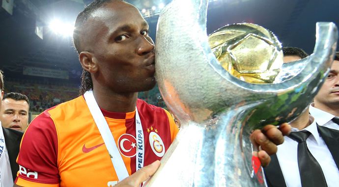Cim Bom Drogba'yla kupaya koştu