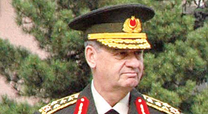 İlker Başbuğ'dan 'rütbe sökülmesi' iddialarına cevap İlker Başbuğ'dan 'rütbe sökülmesi' iddialarına cevap