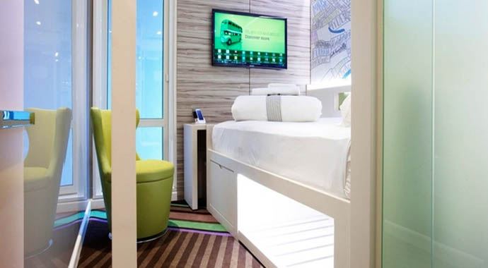 Akıllı telefonlar ile otel odası