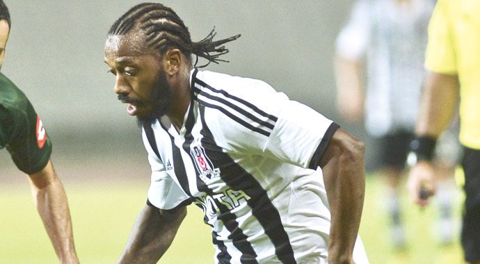 Fernandes görüşme odasına