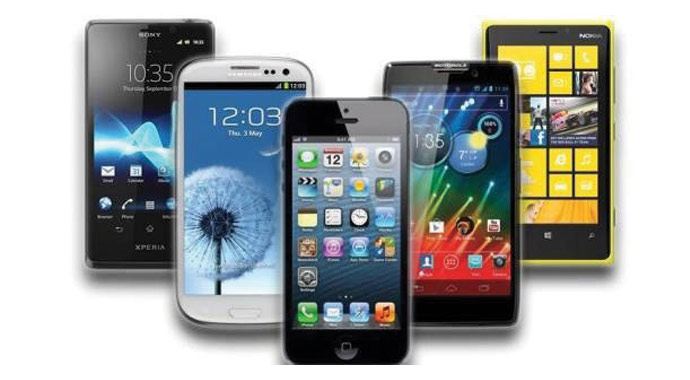 Yurt dışından yolcu beraberinde 660 bin akıllı telefon geldi Yurt dışından yolcu beraberinde 660 bin akıllı telefon geldi