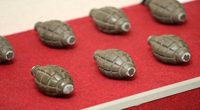 Suriye plakalı araçtan bomba çıktı Suriye plakalı araçtan bomba çıktı