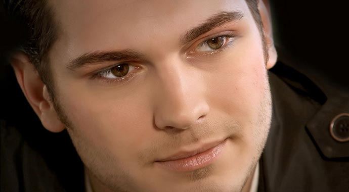 Feriha'nın Emir'i Çağatay Ulusoy kokain kullanıcısı çıktı Feriha'nın Emir'i Çağatay Ulusoy kokain kullanıcısı çıktı