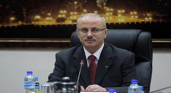 Abbas yeniden Hamdallah'ı görevlendirdi Abbas yeniden Hamdallah'ı görevlendirdi