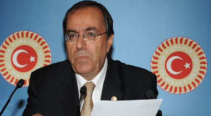 CHP&#039;den başörtülü vekile yeşil ışık