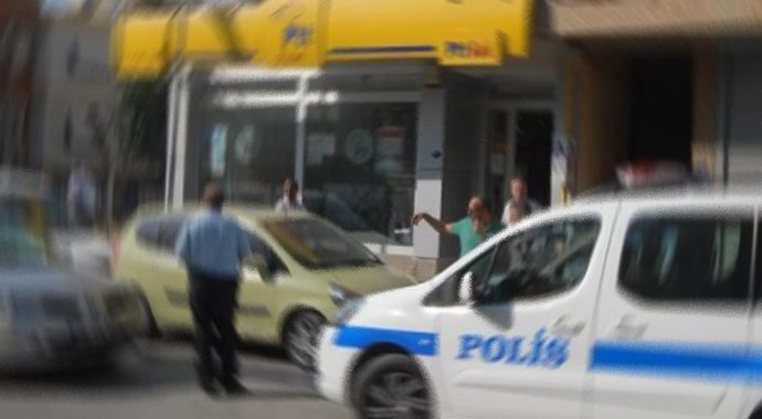 Bakırköy'de PTT şubesinden soygun