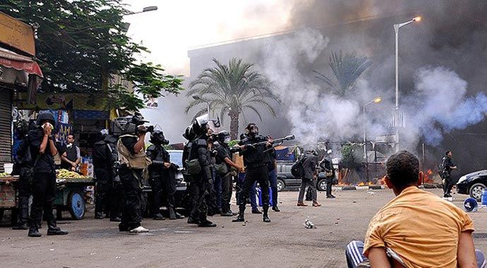 Mısır&#039;da 200 kişi gözaltında