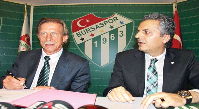 Christoph Daum imzayı attı, &#039;Evime geldim&#039;