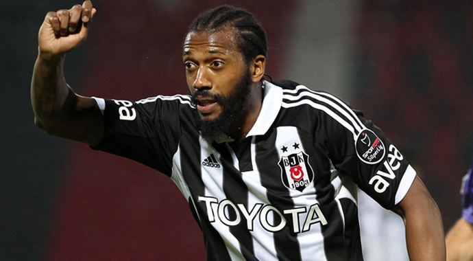Fernandes suskunluğunu twitter hesabından bozdu