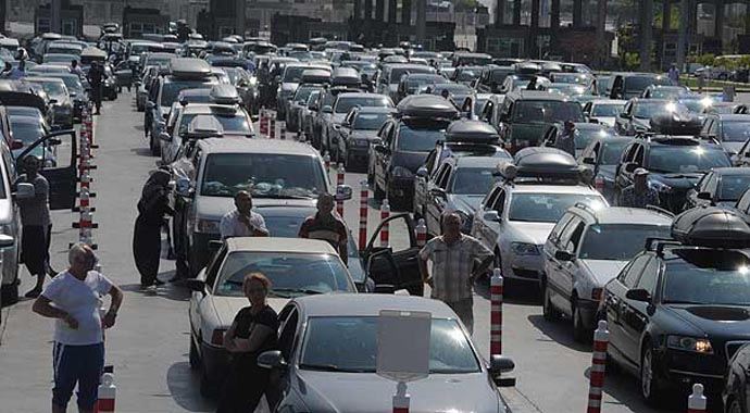 Kapıkule&#039;de yoğunluk devam ediyor