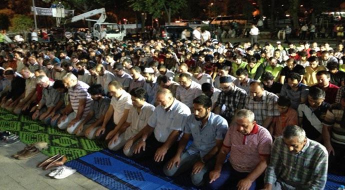 Saraçhane Parkı'nda Mısır halkına destek Saraçhane Parkı'nda Mısır halkına destek