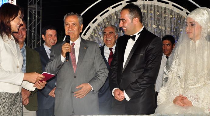 Bülent Arınç, 'Başbakanımızın tavsiyesine katılmıyorum' Bülent Arınç, 'Başbakanımızın tavsiyesine katılmıyorum'