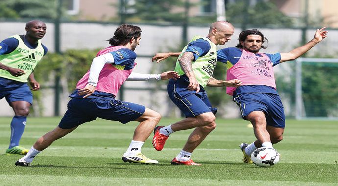 Fenerbahçe'de 1 müjde, 1 şok, 1 sürpriz Fenerbahçe'de 1 müjde, 1 şok, 1 sürpriz