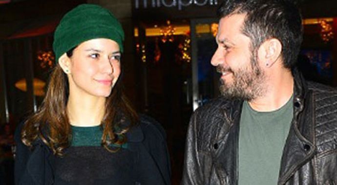 Kenan Doğulu ile Beren Saat yolları ayırdı