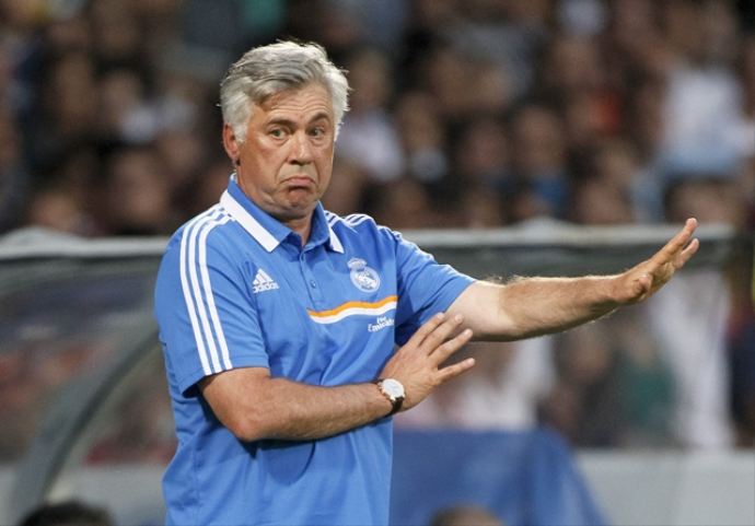 Carlo Ancelotti'den rezil eden  gaf
