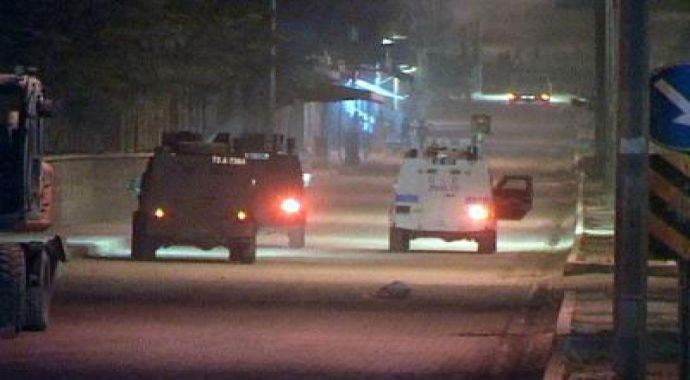 Şırnak'ta polise molotoflu saldırı