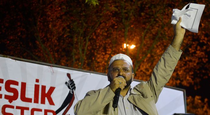 El Ezher Üniversitesi mezunundan anlamlı protesto
