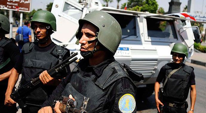 Mısır'da nakil sırasında katliam, 52 ölüm Mısır'da nakil sırasında katliam, 52 ölüm