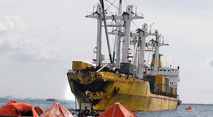 Filipinler'deki gemi kazasında ölü sayısı 50'ye yükseldi Filipinler'deki gemi kazasında ölü sayısı 50'ye yükseldi