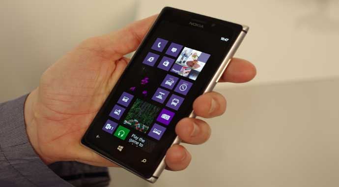 Lumia 925 Eylül'de Avea bayilerinde Lumia 925 Eylül'de Avea bayilerinde