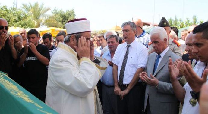 KKTC Esentepe Belediye Başkanı toprağa verildi KKTC Esentepe Belediye Başkanı toprağa verildi