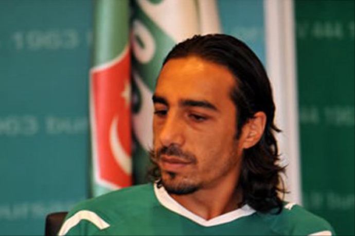 Bursaspor kaptanı Öztürk, 'İkinci maç için bir avantaj sağladık' Bursaspor kaptanı Öztürk, 'İkinci maç için bir avantaj sağladık'