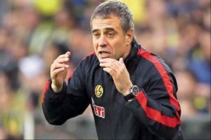 Ersun Yanal'dan 4 farklı plan Ersun Yanal'dan 4 farklı plan