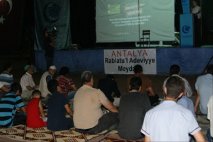 Antalyalı gençlerden Adevviye Meydanı'na destek Antalyalı gençlerden Adevviye Meydanı'na destek