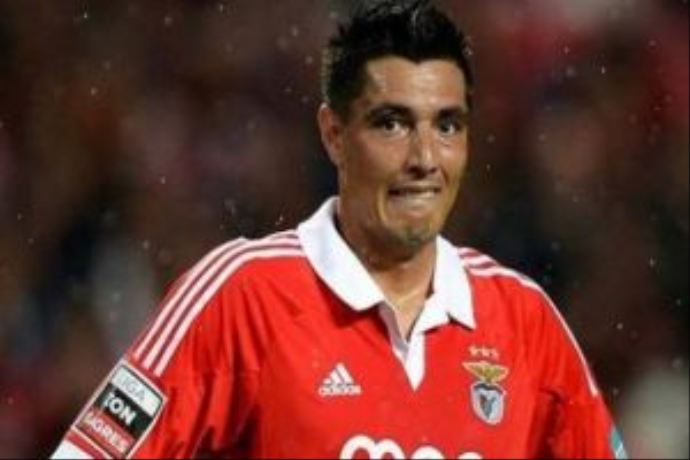 Flaş Benfica Cardozo transferini durdurdu Flaş Benfica Cardozo transferini durdurdu
