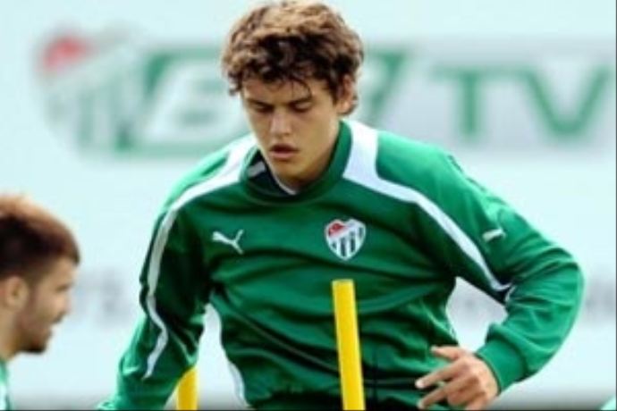 Genç yetenek Enes Ünal, Bursaspor tarihine geçti