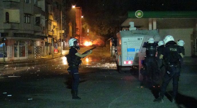 Hatay'da göstericilere polisten müdahale Hatay'da göstericilere polisten müdahale