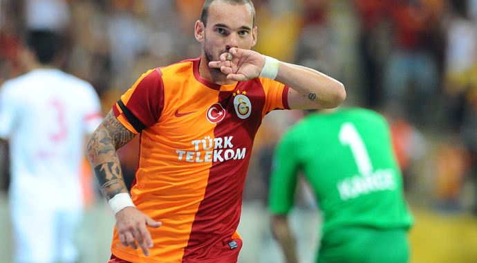 Sneijder&#039;den büyük özveri