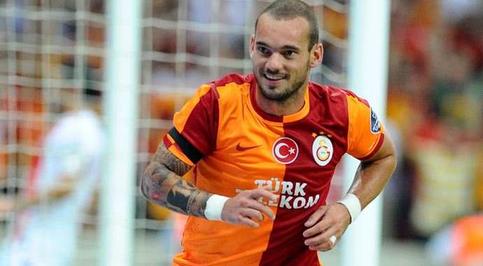 Galatasaray Sneijder&#039;le galibiyete koştu