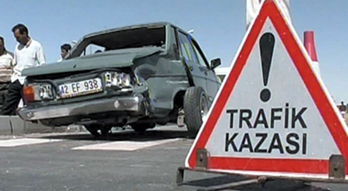 Otomobil dereye devrildi, 1 ölü Otomobil dereye devrildi, 1 ölü