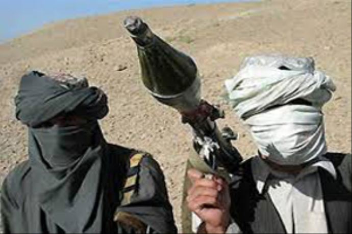 Afganistan&#039;da çatışma, 100 yakın ölü